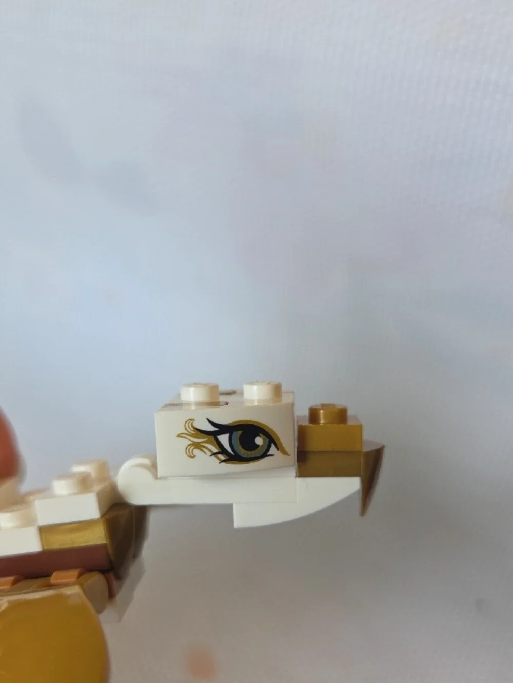 LEGO Eagle Lumia.  Emily Jones & The Eagle Gateway ELVES